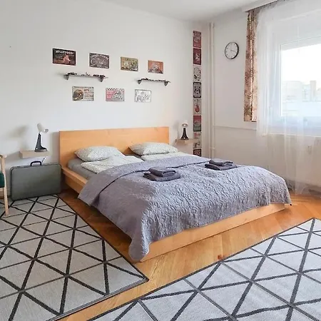 Retro-metro Apartment