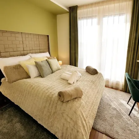 Orangehomes Sunny & Modern 2br Penthouse With Ac & Terrace Apartment Budapest