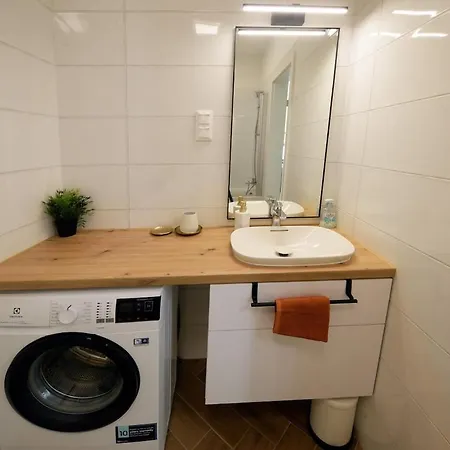 Orangehomes Sunny & Modern 2br Penthouse With Ac & Terrace *
