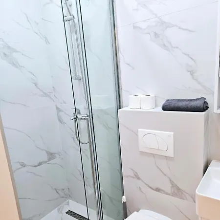 Apartman Designer Near Kalvin Square *