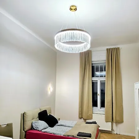 Designer Near Kalvin Square Apartman *