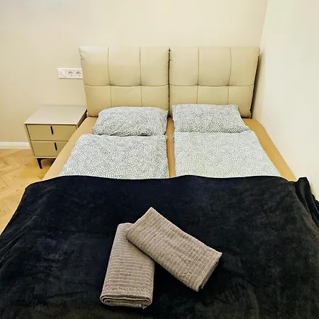 Apartman Designer Near Kalvin Square