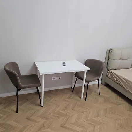 Designer Near Kalvin Square Apartman