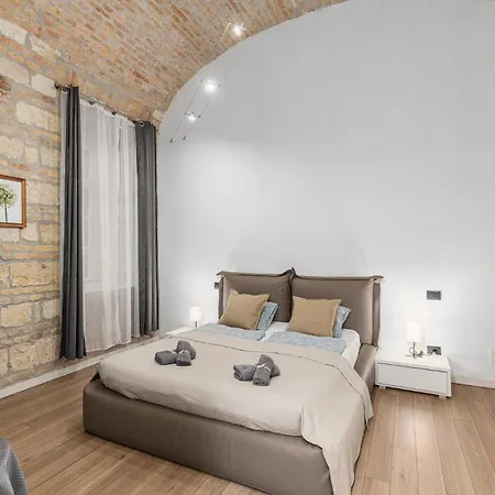Elegant In Apartment