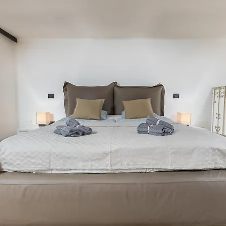Apartment Elegant In