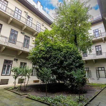 Elegant In Apartment Budapest