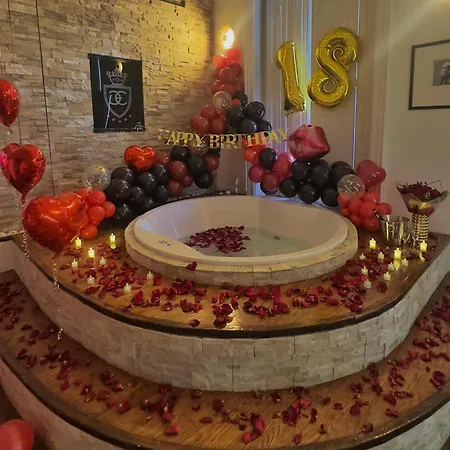 Enzo Capo Jacuzzi * Budapest
