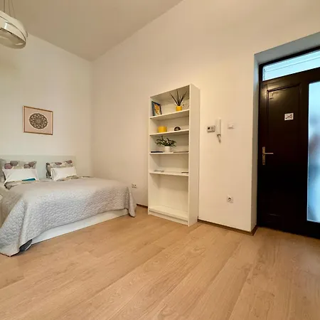 Aparthotel Gracia House 3*