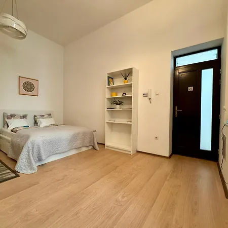 Gracia House 3*