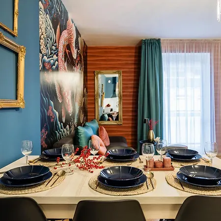 Apartment Chic Downtown Getaway