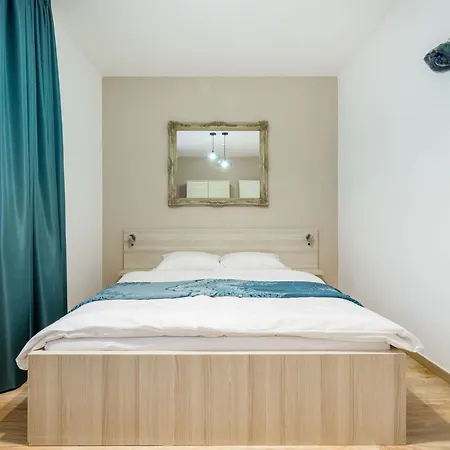 Chic Downtown Getaway * Budapest