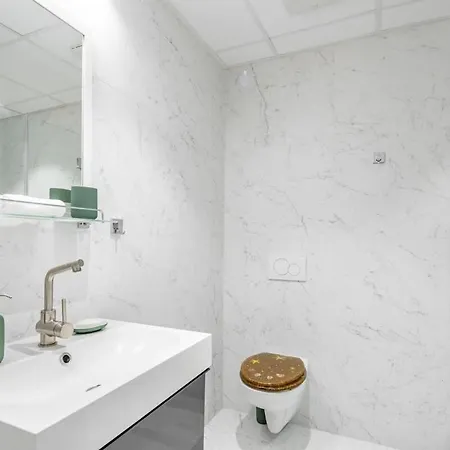 Boutique Luxury - & Quiet Apartment Budapest