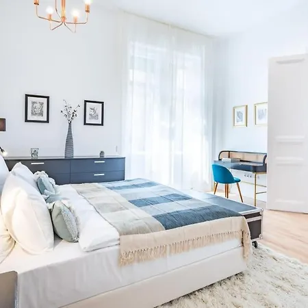 Boutique Luxury - & Quiet
