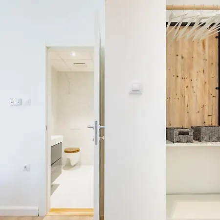 Boutique Luxury - & Quiet Apartment