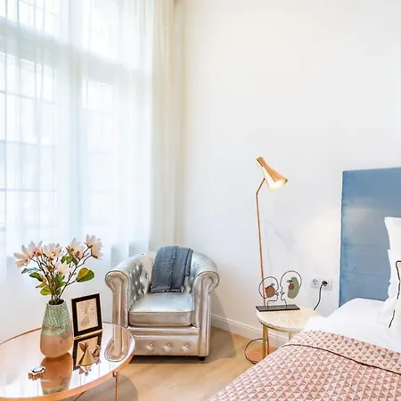 Boutique Luxury - & Quiet Apartment