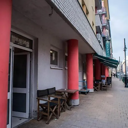 Apartment 4-room With Aircon And Balcony Free Parking *