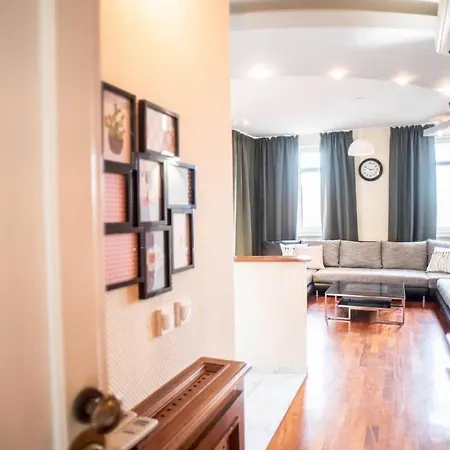 4-room With Aircon And Balcony Free Parking * Budapest