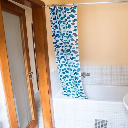 Apartment 4-room With Aircon And Balcony Free Parking