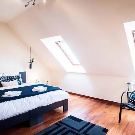 Apartment 4-room With Aircon And Balcony Free Parking