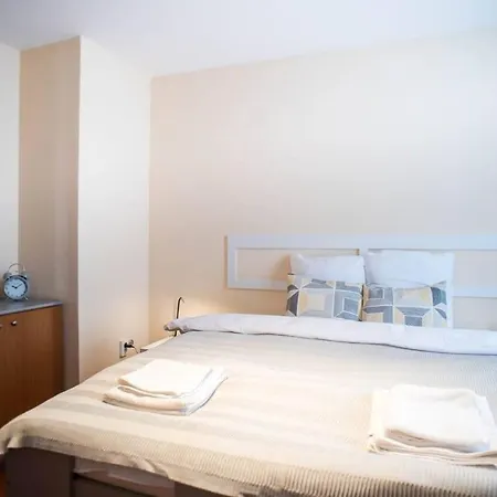 Apartment 4-room With Aircon And Balcony Free Parking Budapest