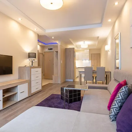 Hotel Cherry Residence, Palace Quarter