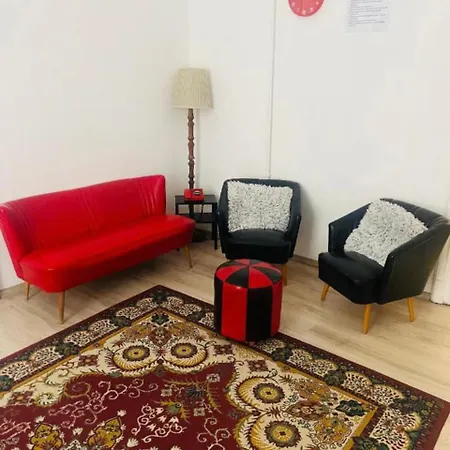 Ejjeli Majom Hostel Budapest