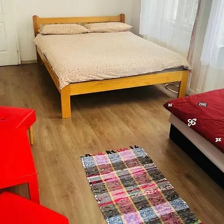 Ejjeli Majom Hostel Budapest