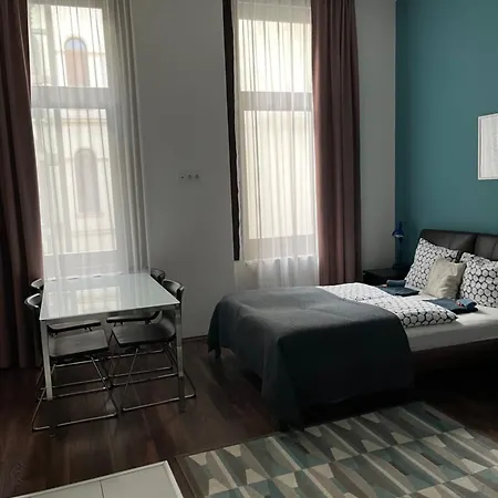 Gracia House Aparthotel 3*