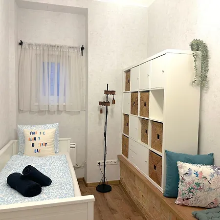 Heart Of The Cozy Corner With Free Parking & Ac *