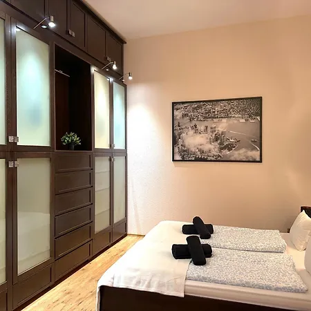 Heart Of The Cozy Corner With Free Parking & Ac * Budapest
