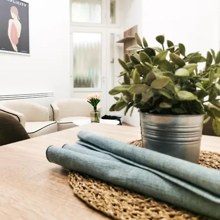 Szep Small Apartment *