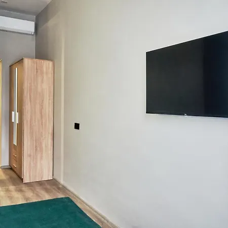 Navi Erzsebet Apartment *
