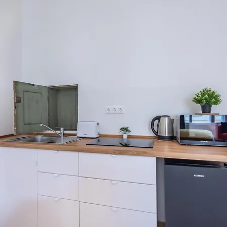 Very - Large Ac Apartment