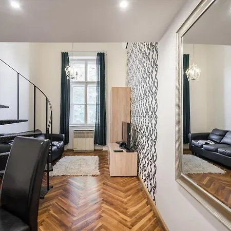 Apartment Robinia Downtown