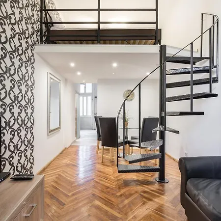 Apartment Robinia Downtown