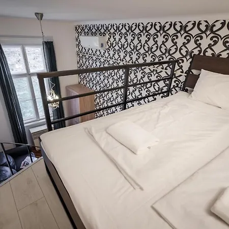 Robinia Downtown Apartment Budapest