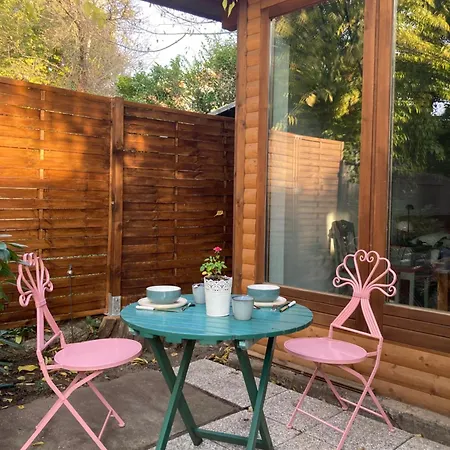 Katies Tiny House Apartment Budapest