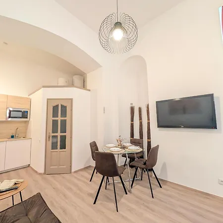 Apartment Rumbach 1 *