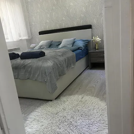 White Luxury Apartment *