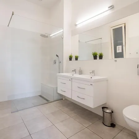 Tcb Regi Apartment *