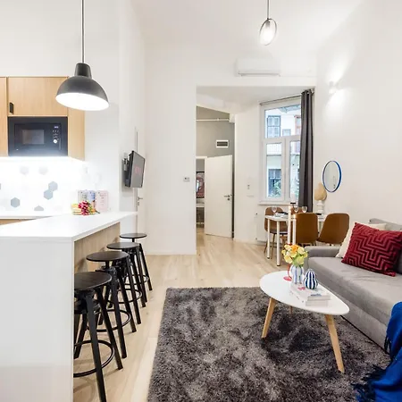 Walk To Opera House - 3br Live In Designer Apartament *