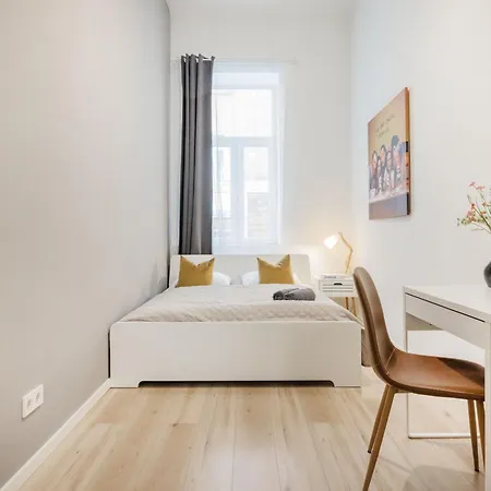 Walk To Opera House - 3br Live In Designer Apartament