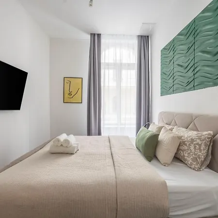 Apartment Deluxe Danube Center Next To The Fashion St' *