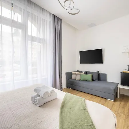 Apartment Deluxe Danube Center Next To The Fashion St'