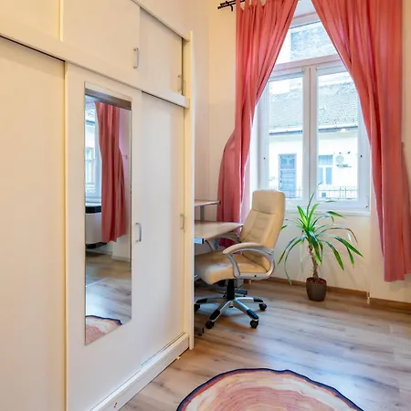 Downtown Oasis Apartment