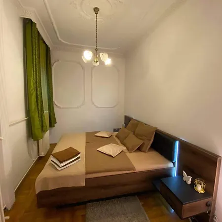 Heart Of The 2 Bedrooms, Living Rooms, Bathrooms, With Ac *