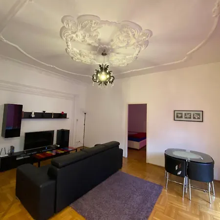 Heart Of The 2 Bedrooms, Living Rooms, Bathrooms, With Ac *