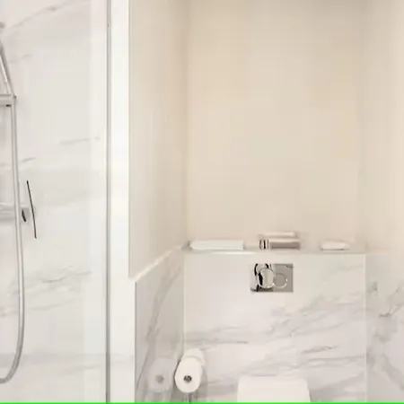 Grand Andrassy Boulevard Apartment Budapest
