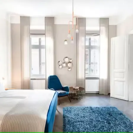 Grand Andrassy Boulevard Apartment *