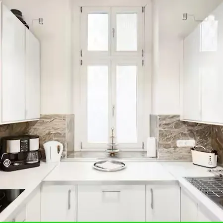 Grand Andrassy Boulevard Apartment Budapest